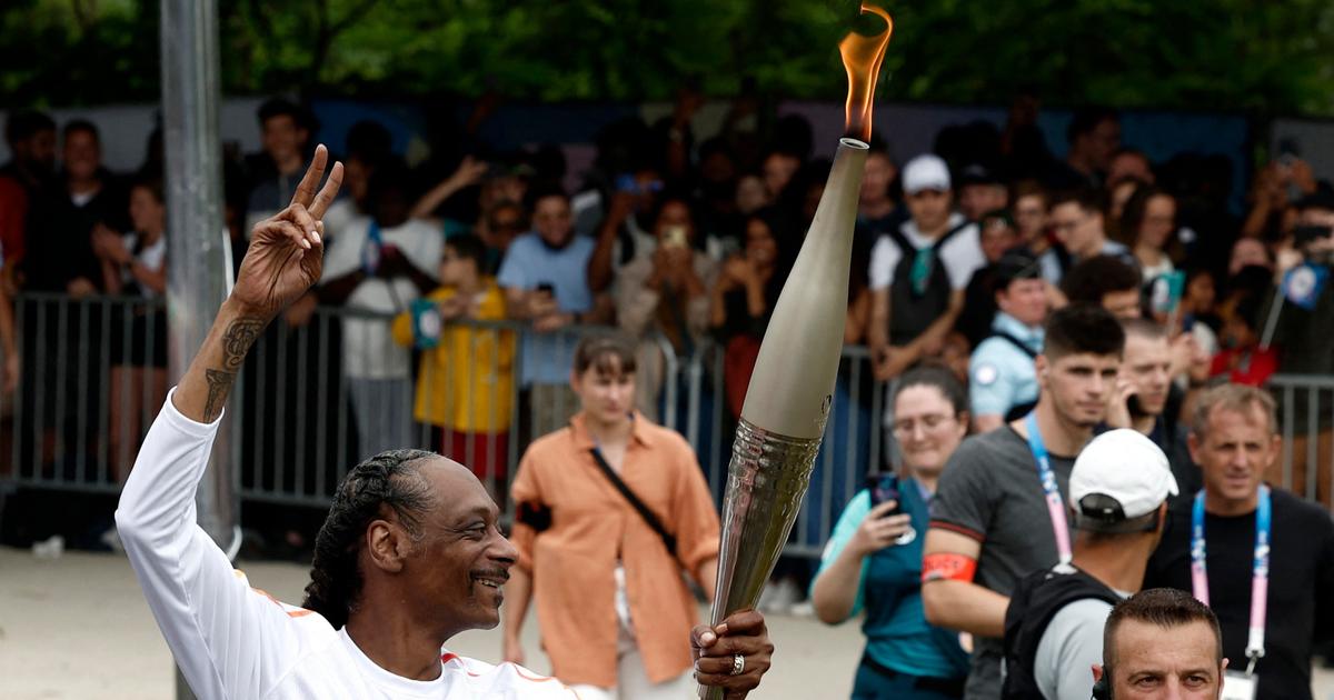JO Paris 2024 : en vidéo, la petite chorégraphie de Snoop Dogg portant la flamme olympique